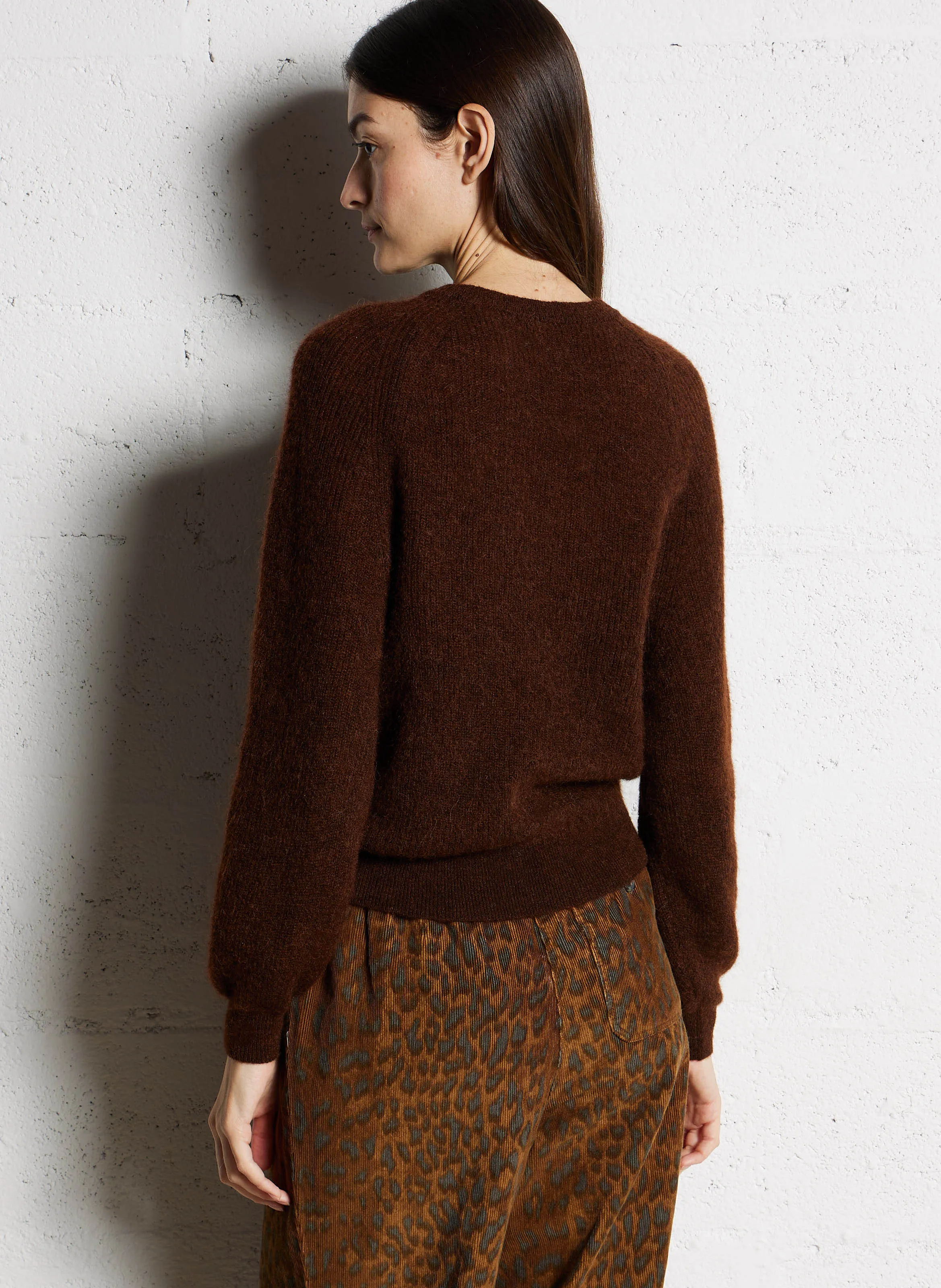 DES PETITS HAUTS CARLOS - Jersey corto con cuello de lúrex en marron