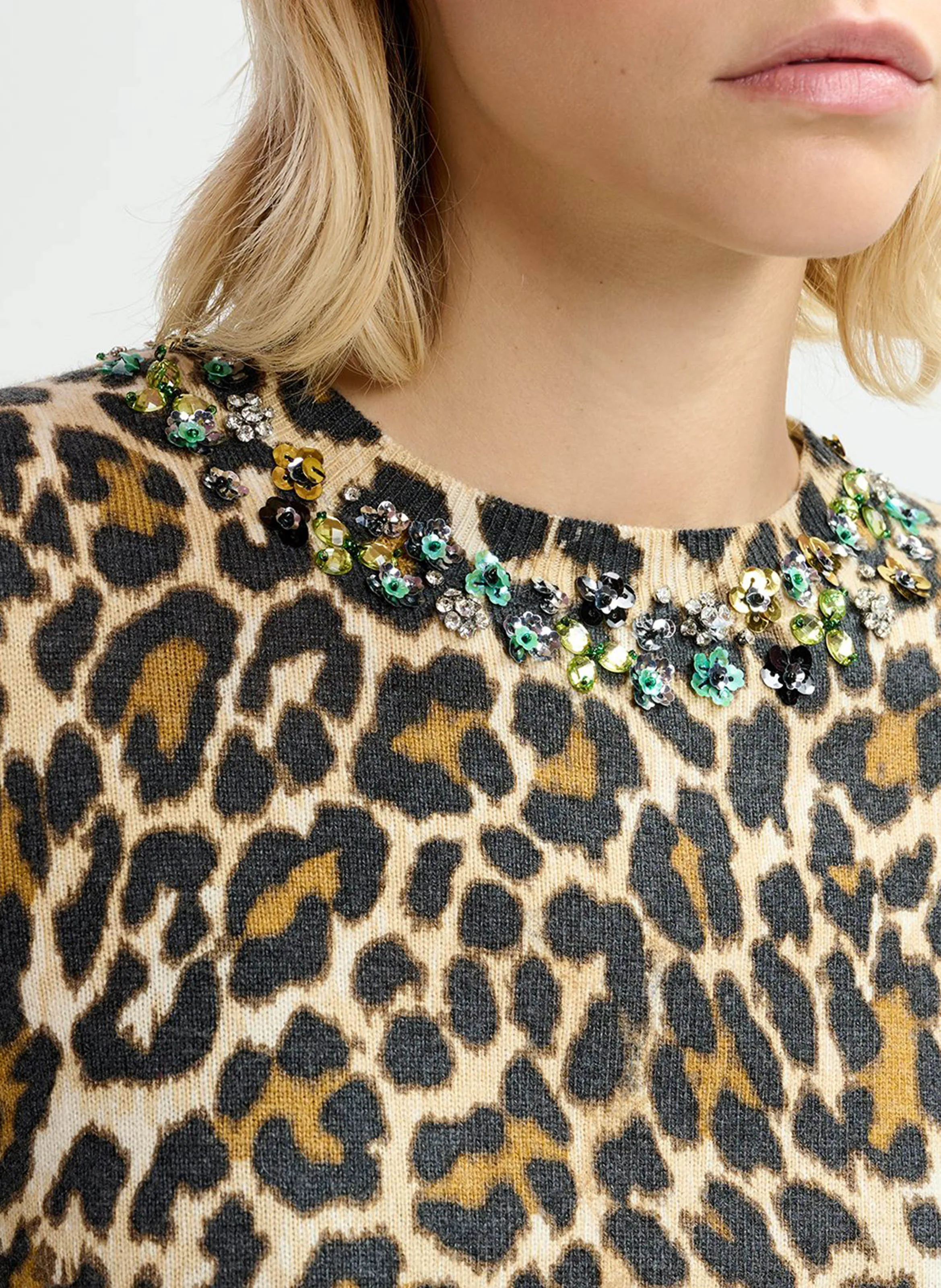 ESSENTIEL ANTWERP GALLER - Jersey corto con cuello de lúrex en marron